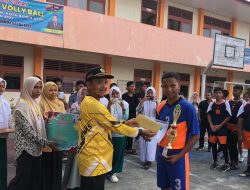 SMPN 8 Banda Aceh Juara Turnamen Voli SMAN 15 Adidarma