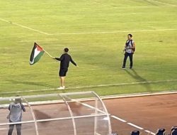 Suporter Bawa Bendera Palestina, Persiraja Didenda Komdis