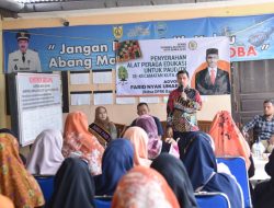 Ketua DPRK Serahkan APE untuk PAUD/TK se-Kecamatan Kuta Alam