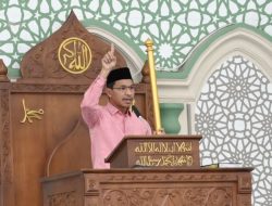 Khutbah di Masjid Al-Mukarramah Gampong Mulia, Farid Nyak Umar: Kita Mulia Karena Islam