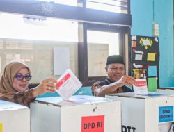 Wakil Ketua DPRK Isnaini Husda Mencoblos di TPS 4 Lamteh