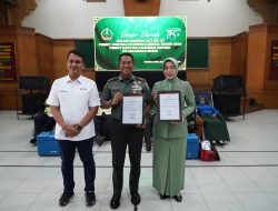 PMI Beri Penghargaan Tokoh Motivator Donor kepada Pangdam IM dan Istri