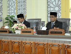 Wakil Ketua Usman Pimpin Rapat Paripurna Internal Dewan Banda Aceh