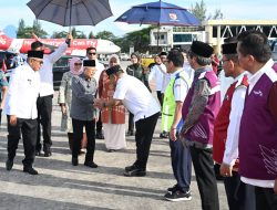 Wapres Lepas Jamaah Haji Kloter 01 Embarkasi Aceh di Blang Bintang