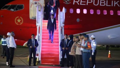 Presiden Jokowi Transit di Bandara SIM Usai Kunker ke UEA