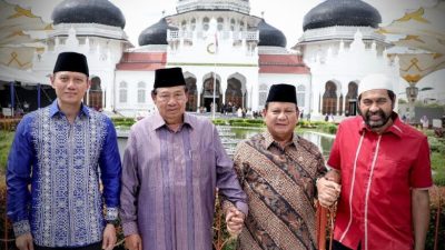 Mualem Terima Surat Tugas Cagub Aceh dari Partai Demokrat