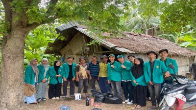 Warga Aneuk Galong Baro Belajar Pembuatan Pakan Ternak