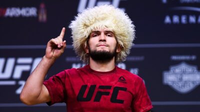 Khabib Nurmagomedov Ungkap Langgam Kasar Pramugari Pesawat