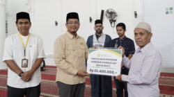 Rumah Amal Masjid Jamik Serahkan Zakat untuk 166 Fisabilillah