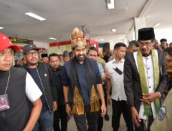 Mualem Disambut Meriah di Bandara Sultan Iskandar Muda