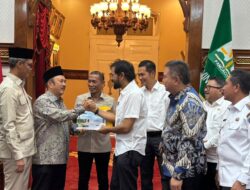 Mualem Serahkan Usulan Pembangunan Terowongan Geurutee ke Menteri Bappenas