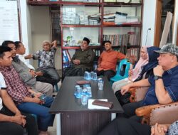 Warga Rukoh Keluhkan Aktivitas Maksiat dan Kios Liar Kepada Anggota Dewan