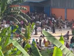 Rumor: Empat Tewas Tertimpa Karung Beras Saat Massa Jarah Gudang Bulog