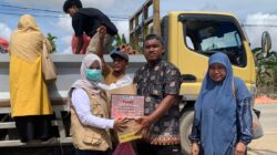 Dharma Wanita Unimal Salurkan Logistik untuk Korban Banjir Keutapang