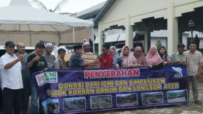 Ketua ICMI Aceh Lepas Tim Relawan Salurkan Bantuan Banjir Ke Tamiang