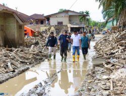Pemerintah Aceh Kerahkan Lima Alat Berat Bersihkan Sekolah di Tamiang