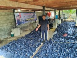 Daniel Wahab Serap Aspirasi Warga dan Salurkan Ribuan Paket Meugang