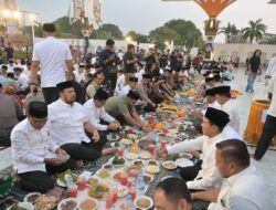 Dua Menteri Buka Puasa Bersama Ribuan Warga di Masjid Raya Baiturrahman
