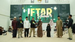 ITF UIN Ar-Raniry Salurkan Paket Sembako dan Santunan bagi Dhuafa