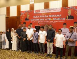 Mualem Buka Puasa Bersama Anak Yatim dan Penyandang Disabilitas
