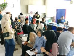 Disdukcapil Banda Aceh Diserbu Ribuan Warga Ubah Status Pekerjaan