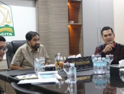 Mualem Perintahkan Layanan Kesehatan Harus Tepat Sasaran