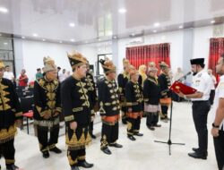Bupati Aceh Timur Lantik Pengurus MAA, Jangan Abaikan Hukum Adat