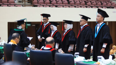 Pengukuhan Lima Guru Besar Warnai Penguatan Akademik