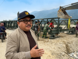 Mualem Pantau Langsung Progres Perbaikan Jalan Peureulak-Lokop