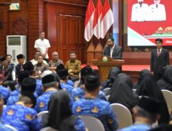 Mualem Lantik 248 Kepala SMA, SMK, dan SLB se-Aceh