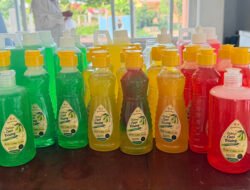 Mak-Mak Dilatih Olah Belimbing Wuluh Jadi Sabun Cuci Piring