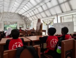 Hampir Setahun Pascabanjir, SDN 14 Juli Bireuen Masih Belajar di Tenda